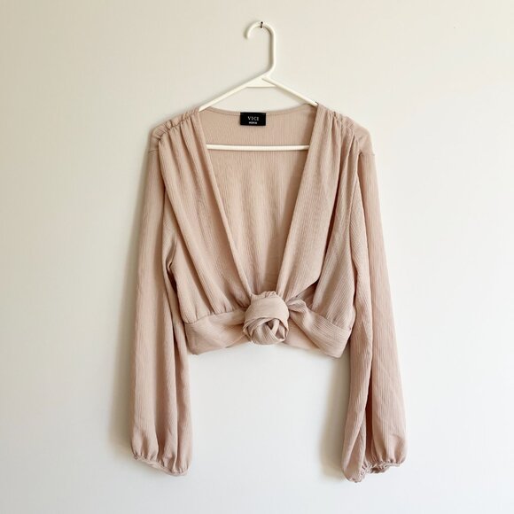 VICI Victoria Tie Front Crop Blouse - Cream Color - Size MEDIUM - Picture 4 of 9